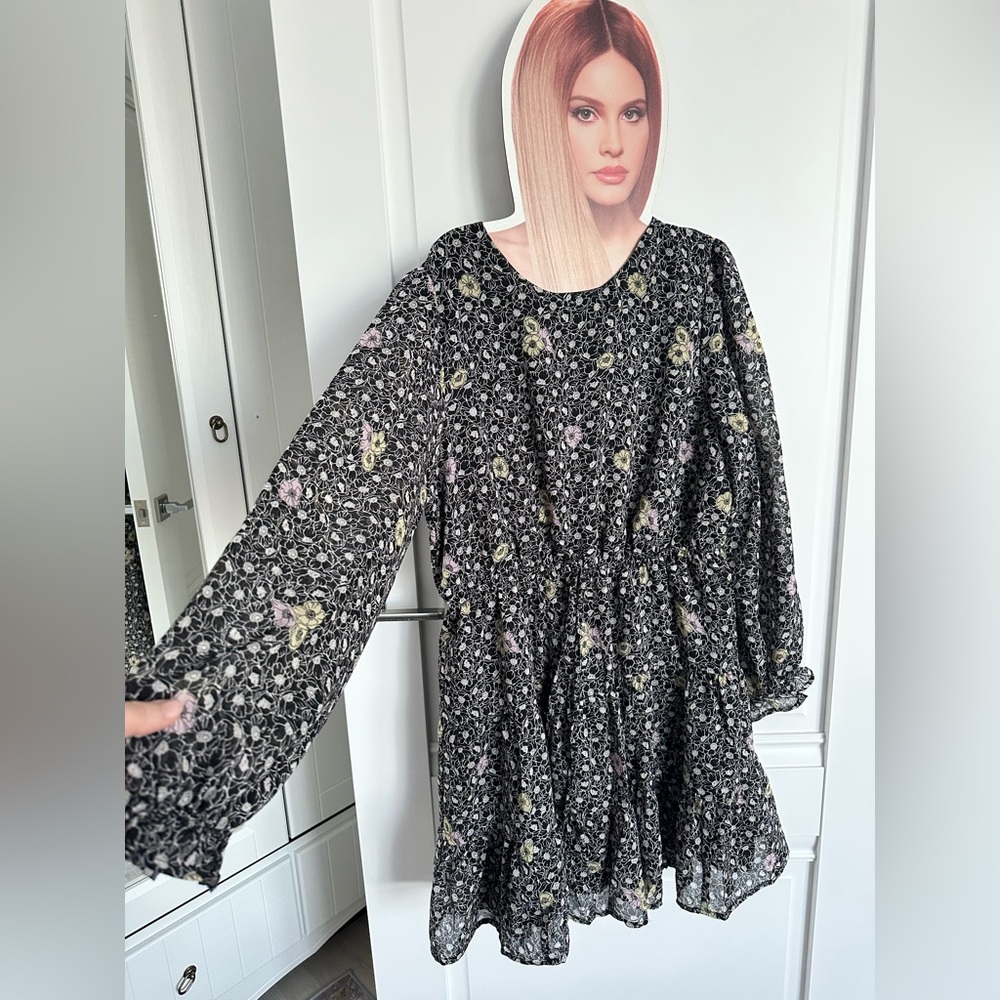 3/50$Floral Black Dress